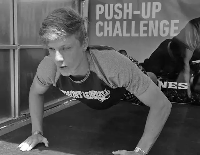 How to Do 2000 Push Ups in a Single Workout photo 1